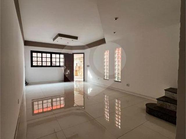 Sobrado – Alto do Ipiranga três quartos sendo uma suíte 2 vagas