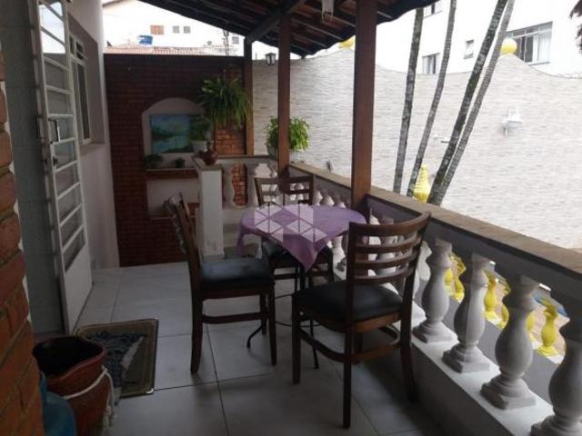 SOBRADO ALTO PADRÃO NA VILA GALVÃO, COM PISCINA