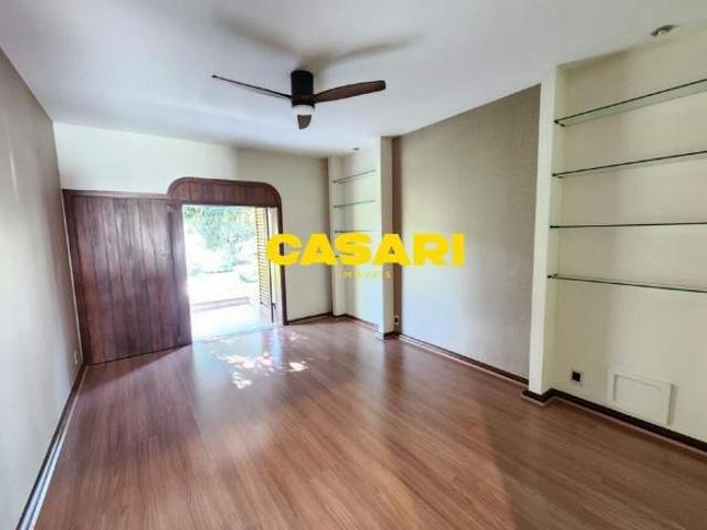 Sobrado Alto Padrão à Venda com 4 Suítes e 700 m² Parque Anchieta, São Bernard
