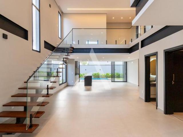 Sobrado alto padrão com 320m² e 420m² de terreno 4 suítes no Arborais