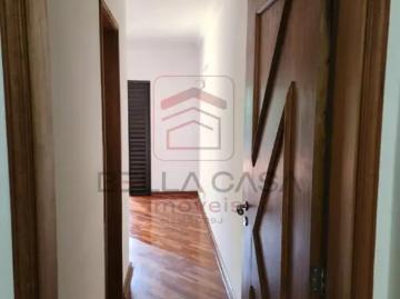 Praça Três de Setembro - Garagem, Área de serviço