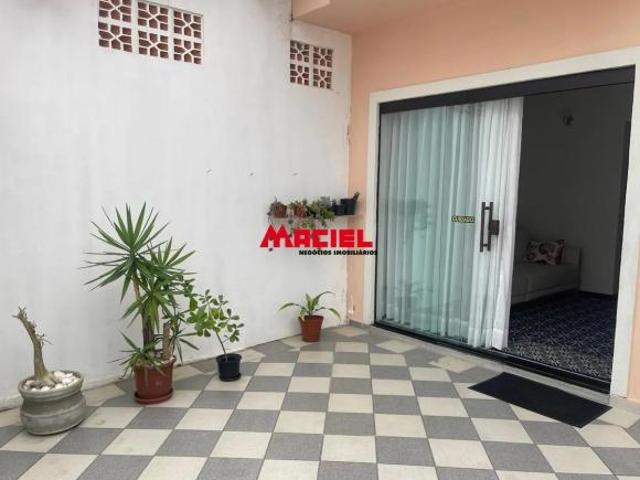 sobrado amplo na região sul localizado no bairro Jardim Sul prox do Shopping Oriente