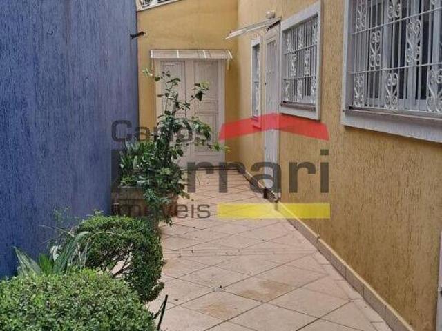 Sobrado amplo no Jardim França, 3 dormitórios, 2 suítes, 4 vagas de garagem