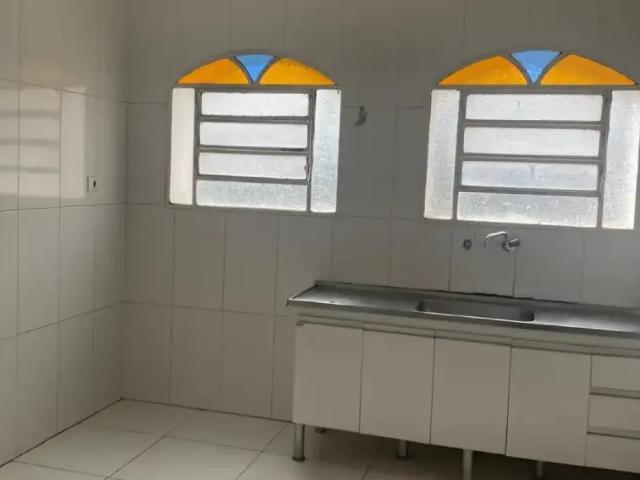 Sobrado amplo de 03 dormitórios sendo 02 banheiros em santo andre