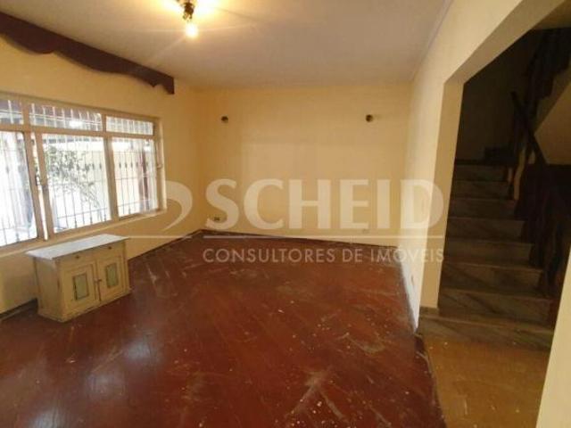Sobrado amplo. Jardim Cupecê, travessa da Rua Antônio Gil