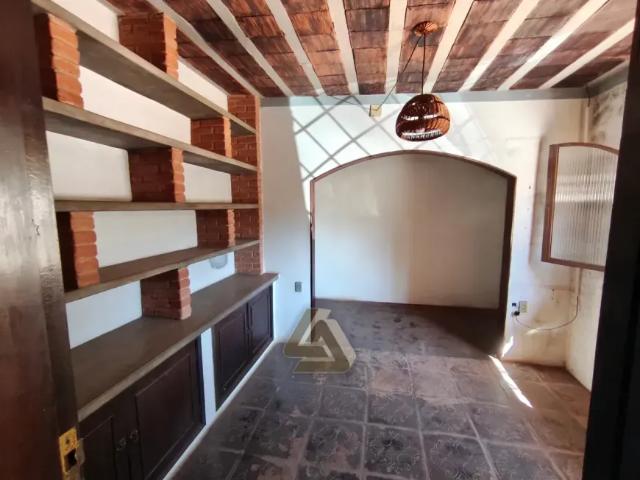 Sobrado bem localizado com 3 quartos para aluguel comercial/residencial