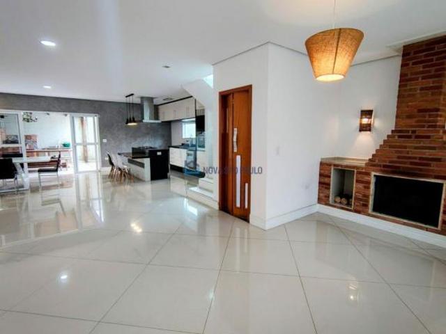 Sobrado Bosque da Saúde, 3 dormitórios, 3 suítes, 280 m², 5 vagas. Vago