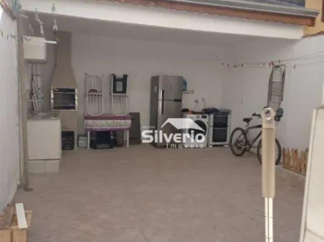Sobrado com 4 dormitórios à venda, 230 m² por R$ 650.000,00 Jardim Portugal São José dos Campos/