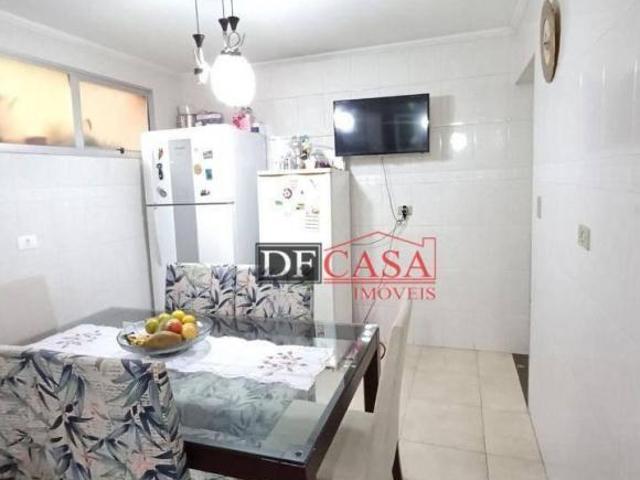 Sobrado com 4 dormitórios à venda, 108 m² por R$ 690.000,00 Itaquera São Paulo/SP