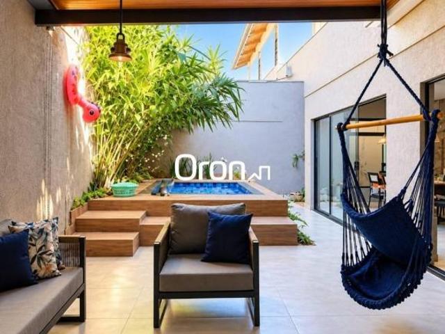 Sobrado com 4 dormitórios à venda, 160 m² por R$ 856.000,00 Parque Anhanguera Goiânia/GO