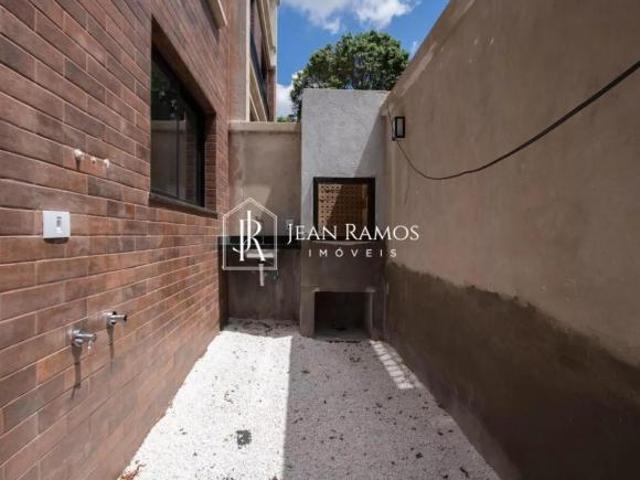 Sobrado com 4 dormitórios à venda, 161 m² por R$ 799.990 Xaxim Curitiba/PR