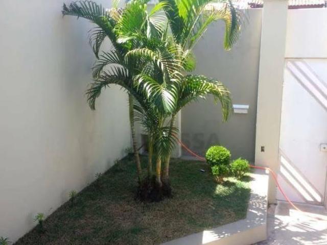 Sobrado com 4 dormitórios à venda, 180 m² por R$ 680.000,00 Jardim Itamarati Botucatu/SP