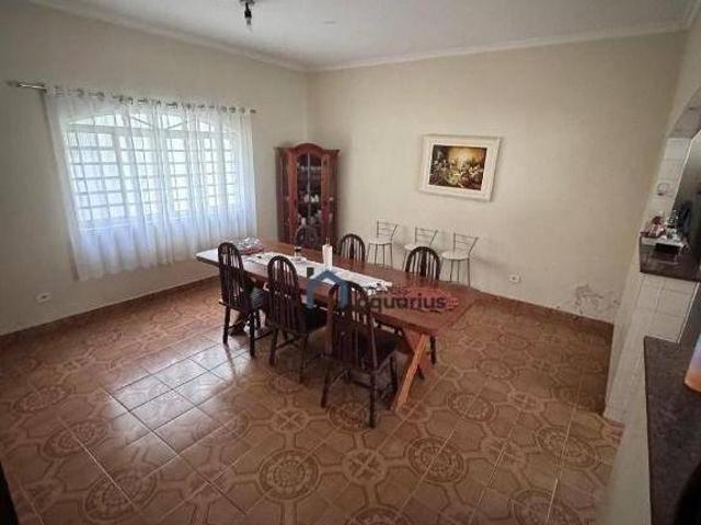 Sobrado com 4 dormitórios à venda, 250 m² por R$ 850.000,00 Cidade Morumbi São José dos Campos/S
