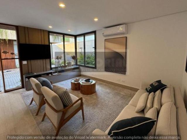 Sobrado com 4 dormitórios à venda, 260 m² por R$ 2.850.000,00 Juquehy São Sebastião/SP