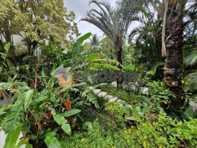 Sobrado com 4 dormitórios à venda, 301 m² por R$ 3.850.000 T Pequeno