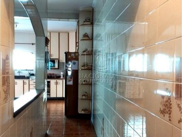Sobrado com 4 dormitórios à venda, 342 m² por R$ 1.000.000,00 Jardim Santo Ant