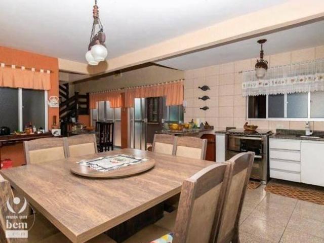 Sobrado com 4 dormitórios à venda, 398 m² por R$ 1.550.000,00 Bacacheri Curitiba/PR