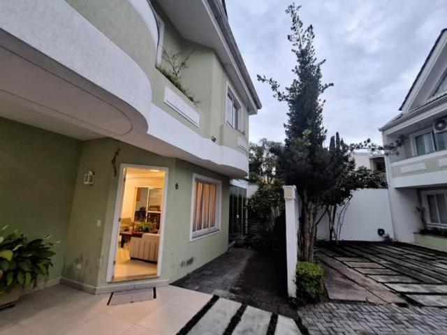 SOBRADO com 4 dormitórios à venda com 189m² por R$ 1.279.000,00 no bairro Jardim das Américas CURI