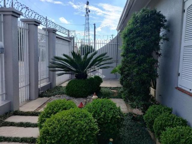 Sobrado com 4 Dormitórios à venda em São Jeronimo