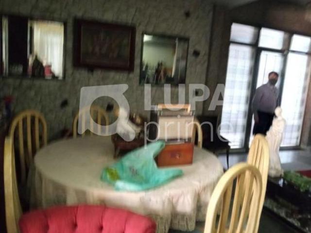 Sobrado com 4 dormitórios à venda em Santana!