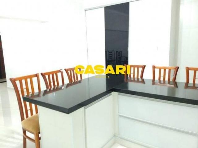 Sobrado com 4 dormitórios à venda ou aluguel na Vila Scarpelli – 300m² em Santo André