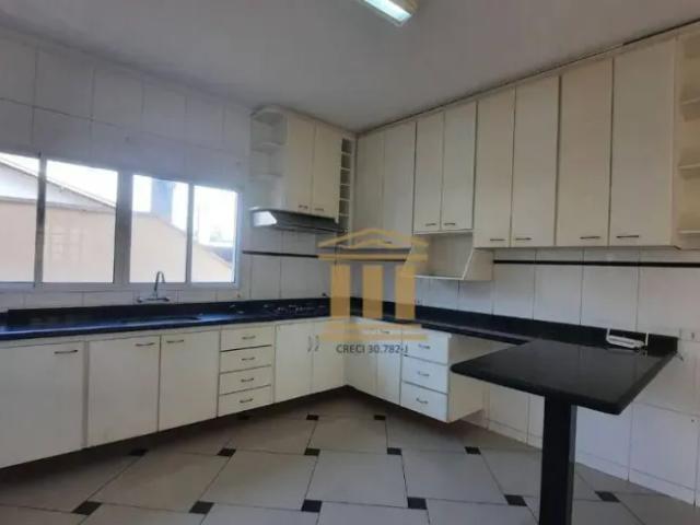 Sobrado com 4 dormitórios para alugar, 350 m² por R$ 7.128,72/mês Jardim das Indústrias São José