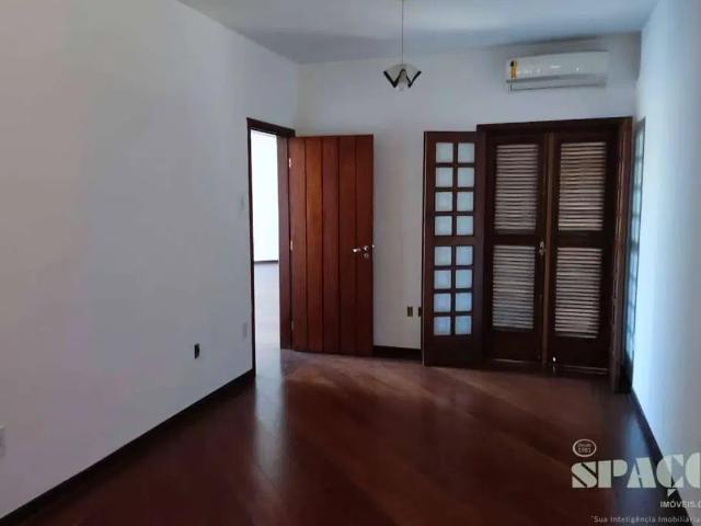 Sobrado com 4 dormitórios, 559 m² venda por R$ 2.500.000,00 ou aluguel por R$ 12.925,00/mês Village Paineiras Pindamonhangaba/SP