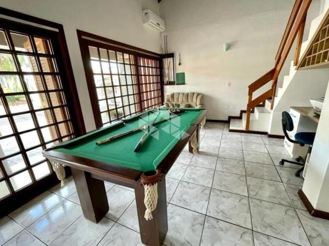 Sobrado com 4 dormitórios/quartos sendo 1 suíte, mobiliado no bairro Zona Nova em Capão da Canoa