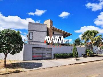 Sobrado com 4 quartos à venda, 491 m² por R$ 1.300.000 Jardim Guanabara Goiânia/GO
