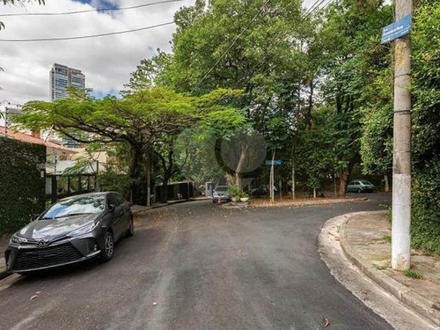 Sobrado com 4 quartos à venda em Vila madalena SP