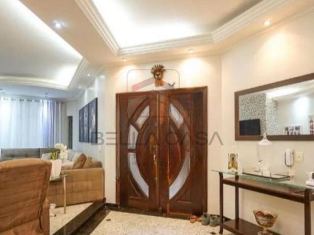 Sobrado com 4 Quartos e 3 banheiros à Venda, 352 m² por R$ 1.730.000
