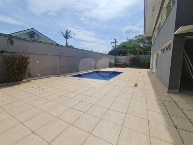 Sobrado com 4 quartos sendo 2 suítes à venda no Bolsão de Interlagos São Paulo