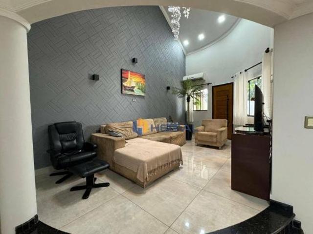 Sobrado com 5 quartos à venda, 305 m² por R$ 1.250.000 Vila Santo Antônio Maringá/PR
