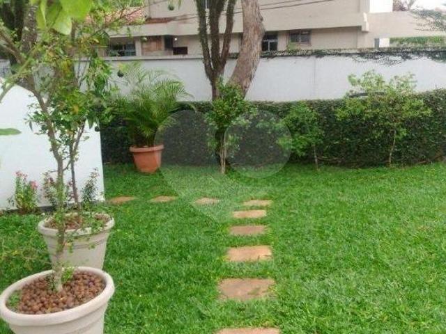 Sobrado com 5 quartos à venda em Instituto de previdência SP
