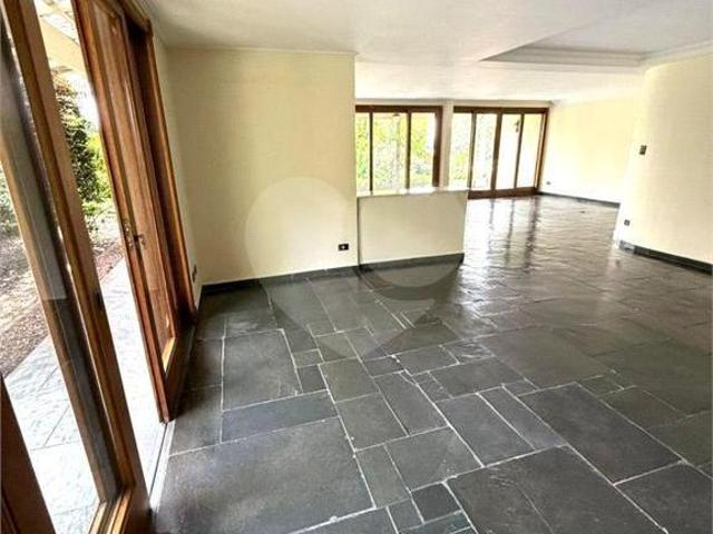 Sobrado com 5 quartos à venda em Jardim leonor SP