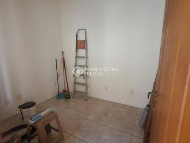 Sobrado com 5 Quartos, Suíte com Closet Hidromassagem, Academia, amplo Pátio, Garagem para 2 Carros