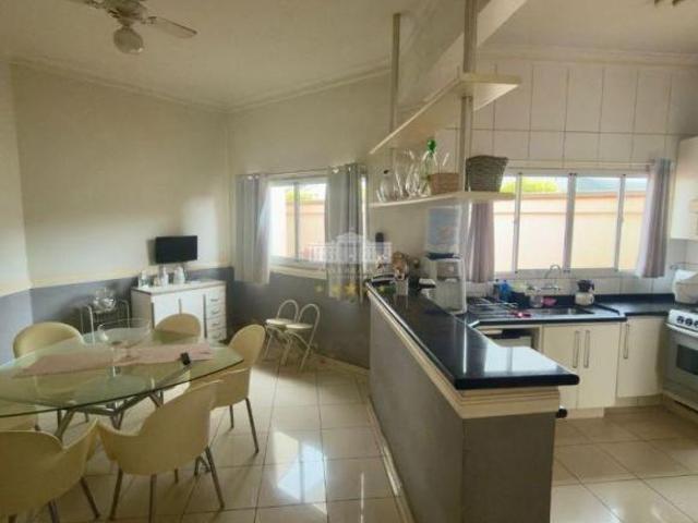 Sobrado com 5 suites no Condominio do Aeroporto em Aracatuba, Estuda Permuta e Parcelamento