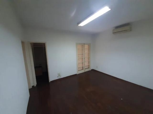 Sobrado com 5 salas garagem bairro das palmeiras