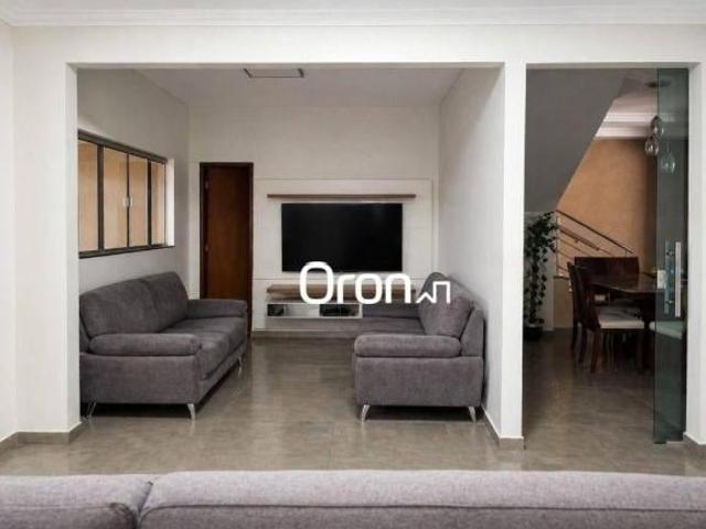 Sobrado com 7 dormitórios à venda, 330 m² por R$ 990.000,00 Jardim Balneário Meia Ponte Goiânia/