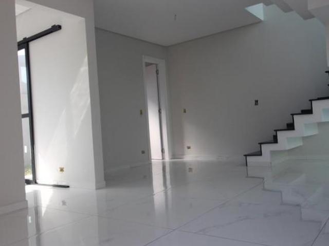 Sobrado com 97,53m² 3 quartos, à venda, no bairro Uberaba em Curitiba