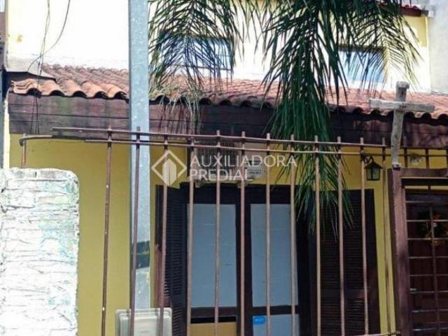 sobrado com 03 dormitórios