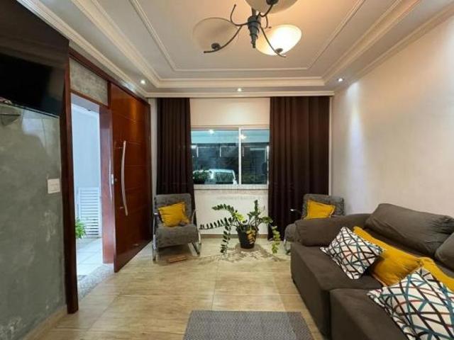 Sobrado com 03 dormitórios e 02 vagas na Vila Curuçá Santo André