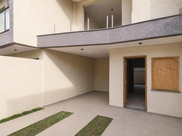 Sobrado com 105m² e 3 quartos sendo 1 suite
