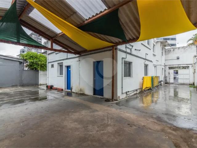 Sobrado com 1 quartos à venda ou para locação em Pinheiros SP