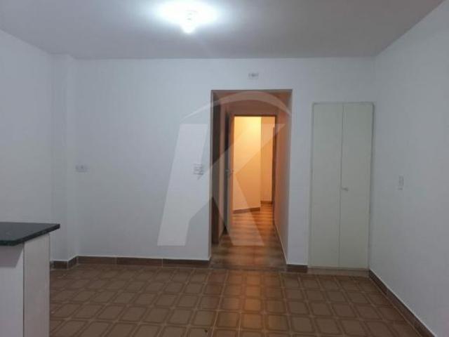 Sobrado com 1 vaga de garagem, 4 quartos