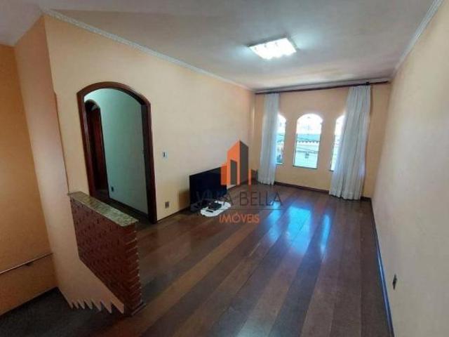 Sobrado com 200m² de terreno e 212m² de área construída!
