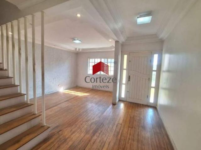 Sobrado com 239,36m² 4 quartos, à venda, no bairro Aristocrata em São José dos Pinhais