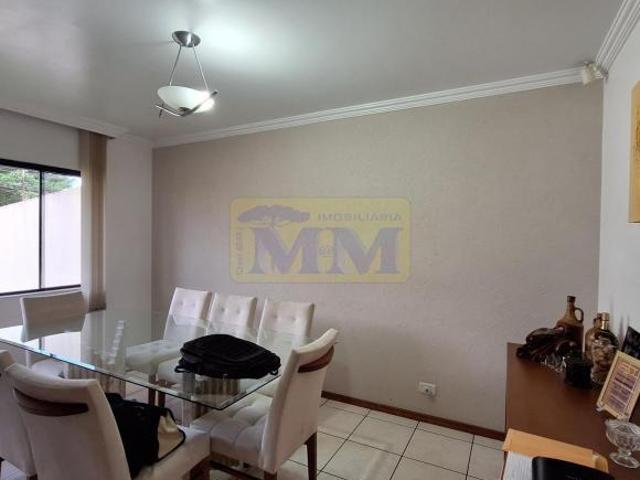 Sobrado com 280m² e terreno de 336m² no Centro de Pinhais