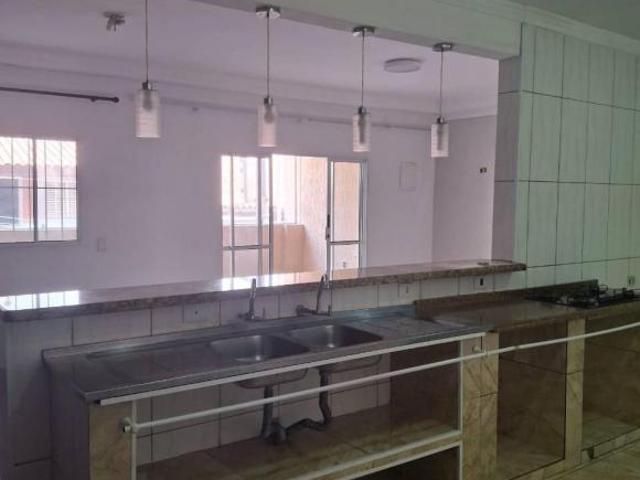 Sobrado com 2 Casas de 352m² total| 4 Quartos| Churrasqueira no novo Osasco