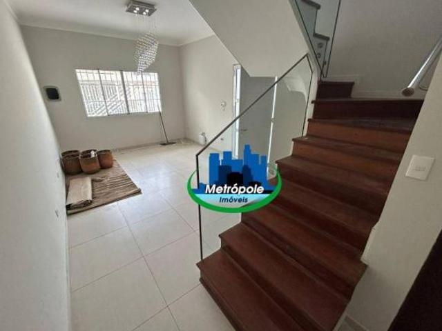 Sobrado com 2 dormitórios à venda, 125 m² por R$ 640.000,00 Parque Renato Maia